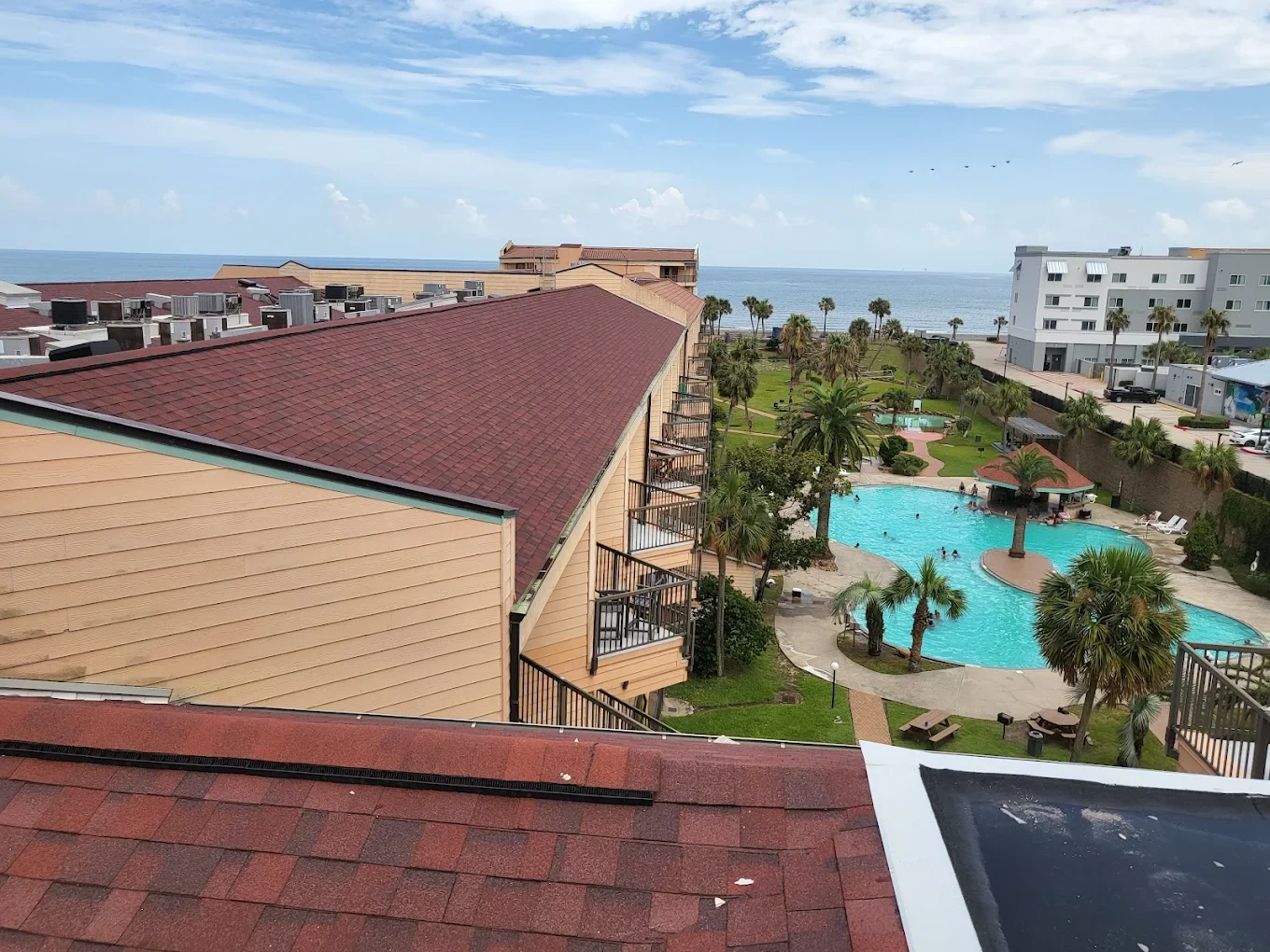 TRUSTED ROOFING COMPANY SERVING HOUSTON, TX